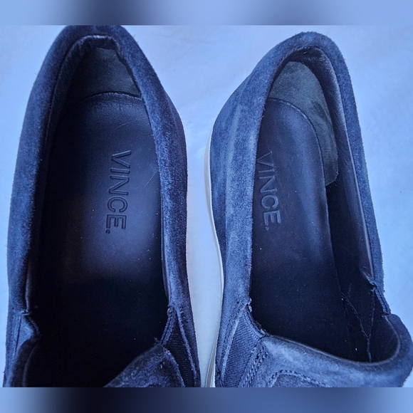 VINCE like NEW - Picture 3 of 6